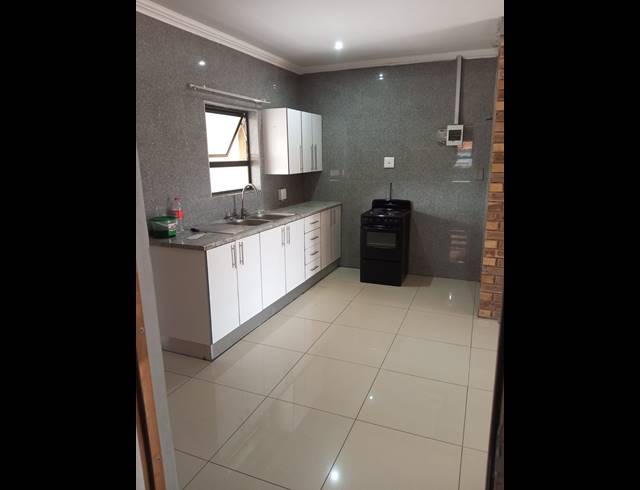 2 bed property to rent in RYNSOORD